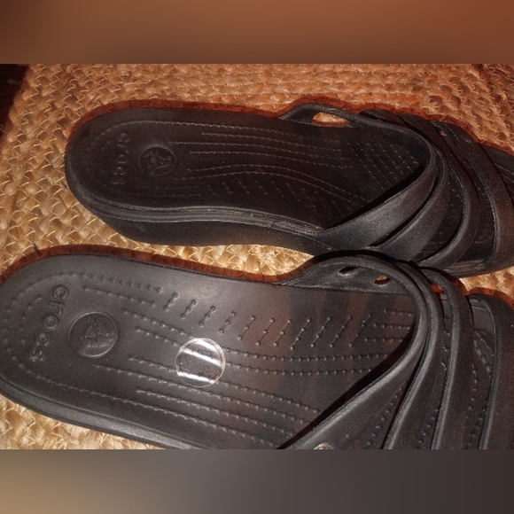 CROCS Rhonda Wedge Black Strappy Slide Sandals 8W Comfort Preppy - Picture 3 of 5
